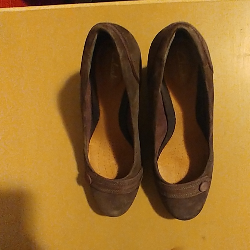 Clark's Artisan suede pumps